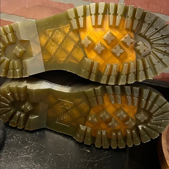 Dr. Martens - Picture 6 of 6